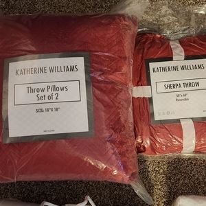 Katharine Williams NWT Red blanket throw with 2 pillows